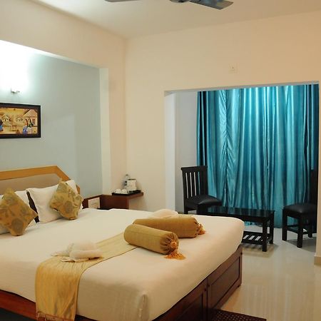 Alwesal International Otel Madikeri Dış mekan fotoğraf