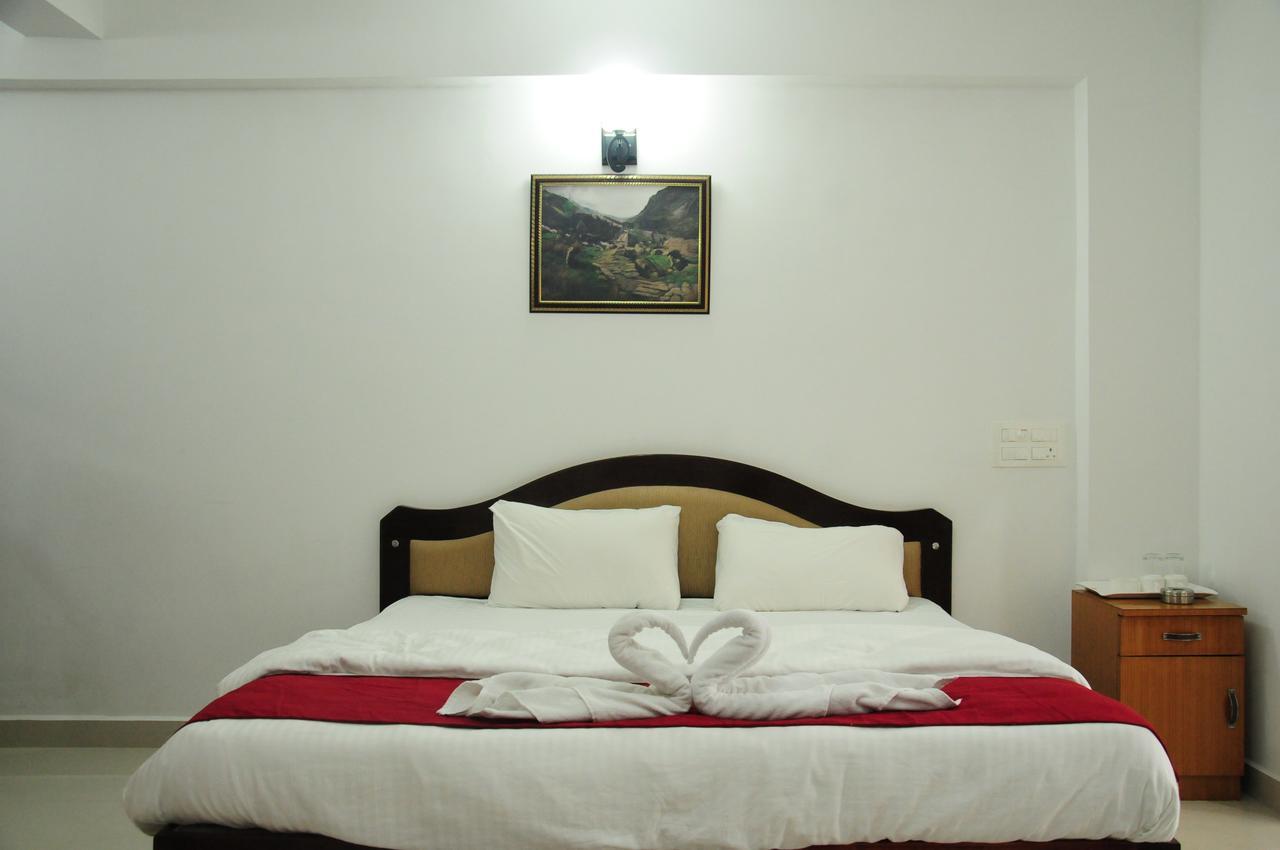 Alwesal International Otel Madikeri Dış mekan fotoğraf