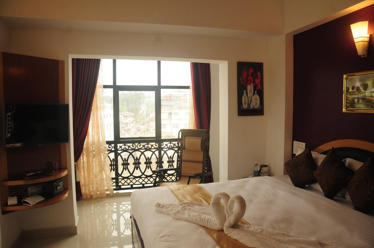 Alwesal International Otel Madikeri Dış mekan fotoğraf