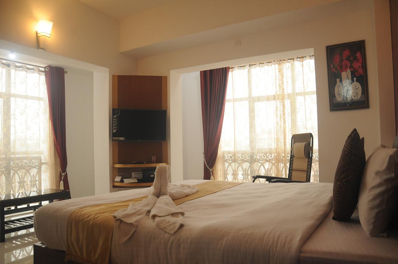 Alwesal International Otel Madikeri Dış mekan fotoğraf