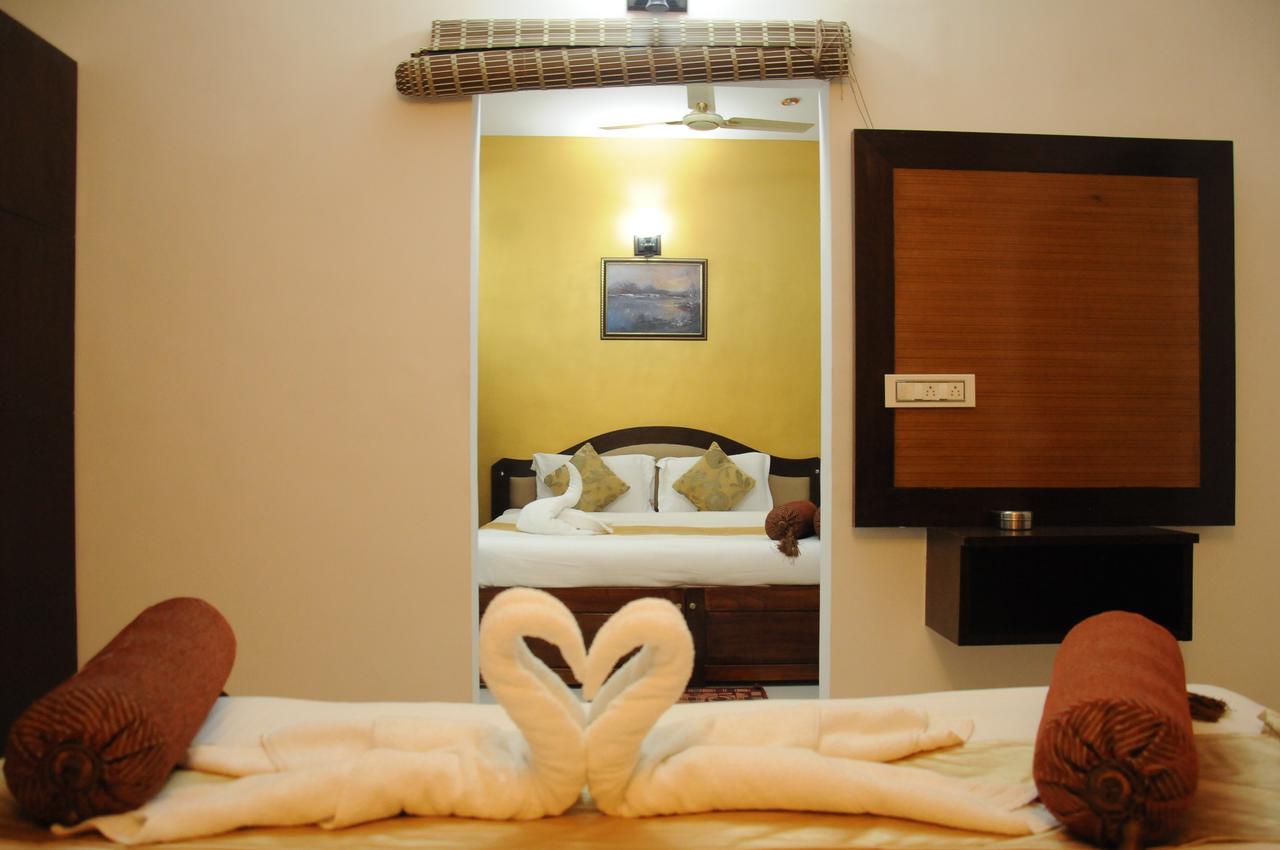 Alwesal International Otel Madikeri Dış mekan fotoğraf